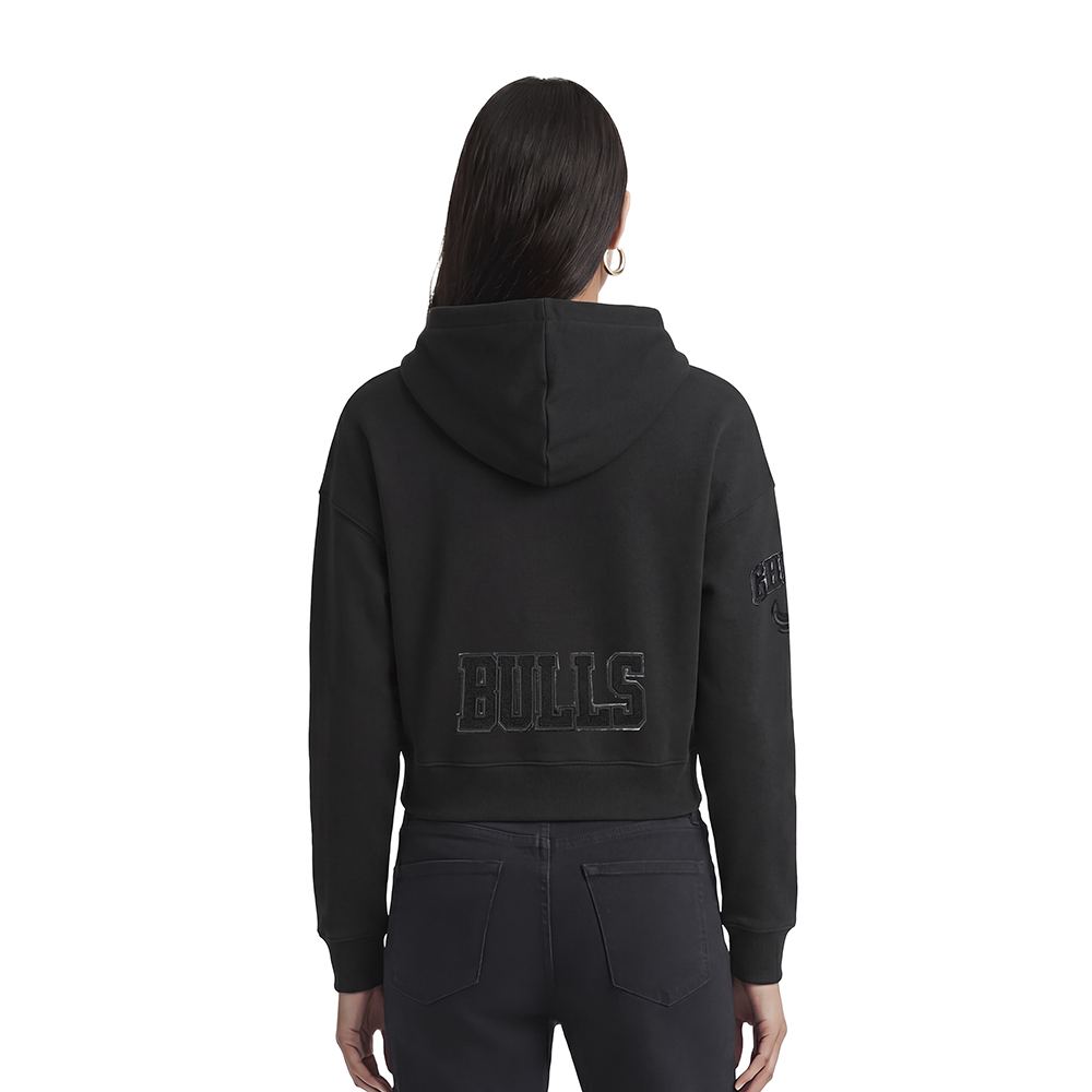 NBA CHICAGO BULLS TRIPLE BLACK WOMEN'S CROPPED PULLOVER HOODIE (TRIPLE BLACK) - Image 2