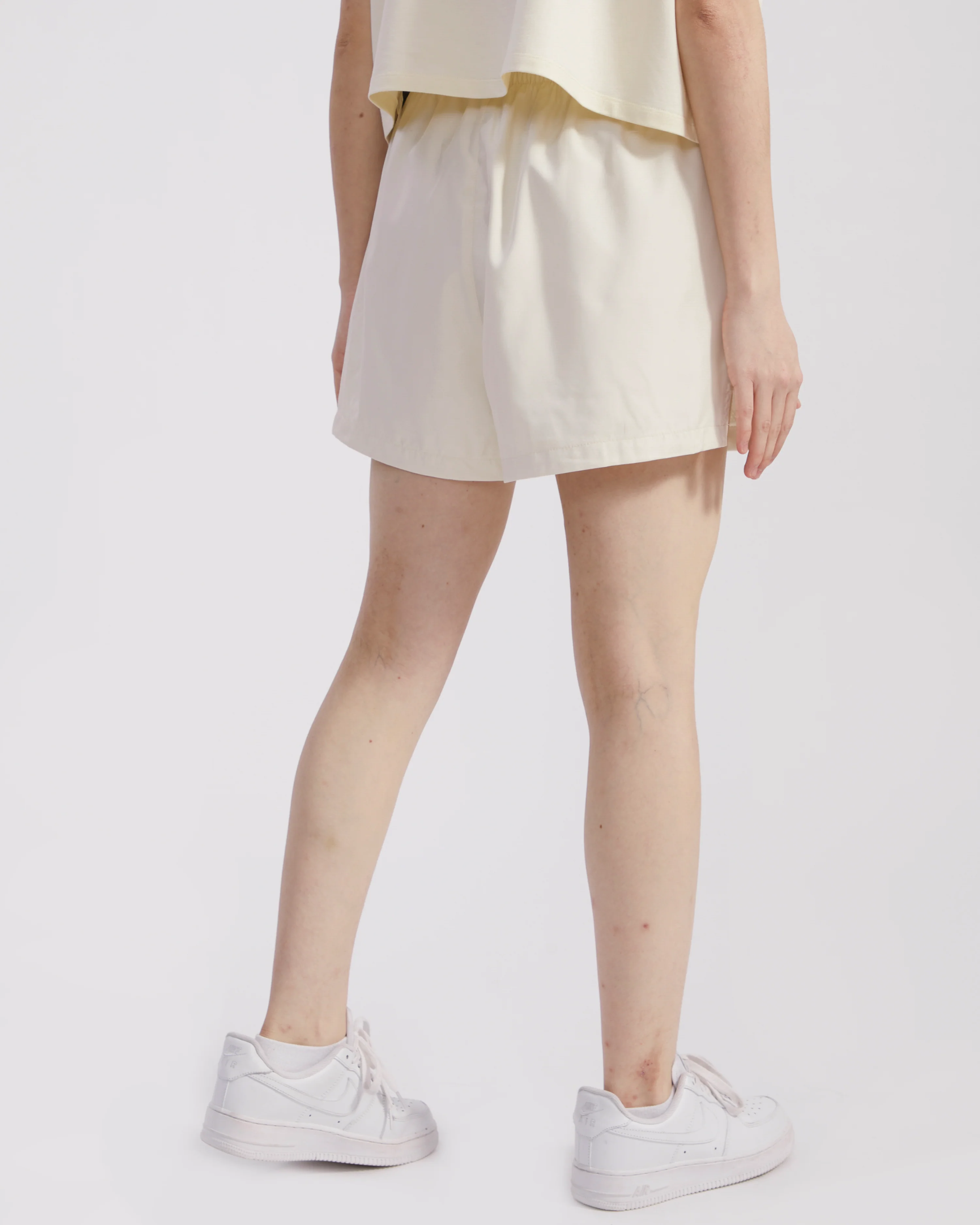 NBA CHICAGO BULLS TRIPLE TONAL WOMEN'S WOVEN SHORT (EGGSHELL) - Image 4