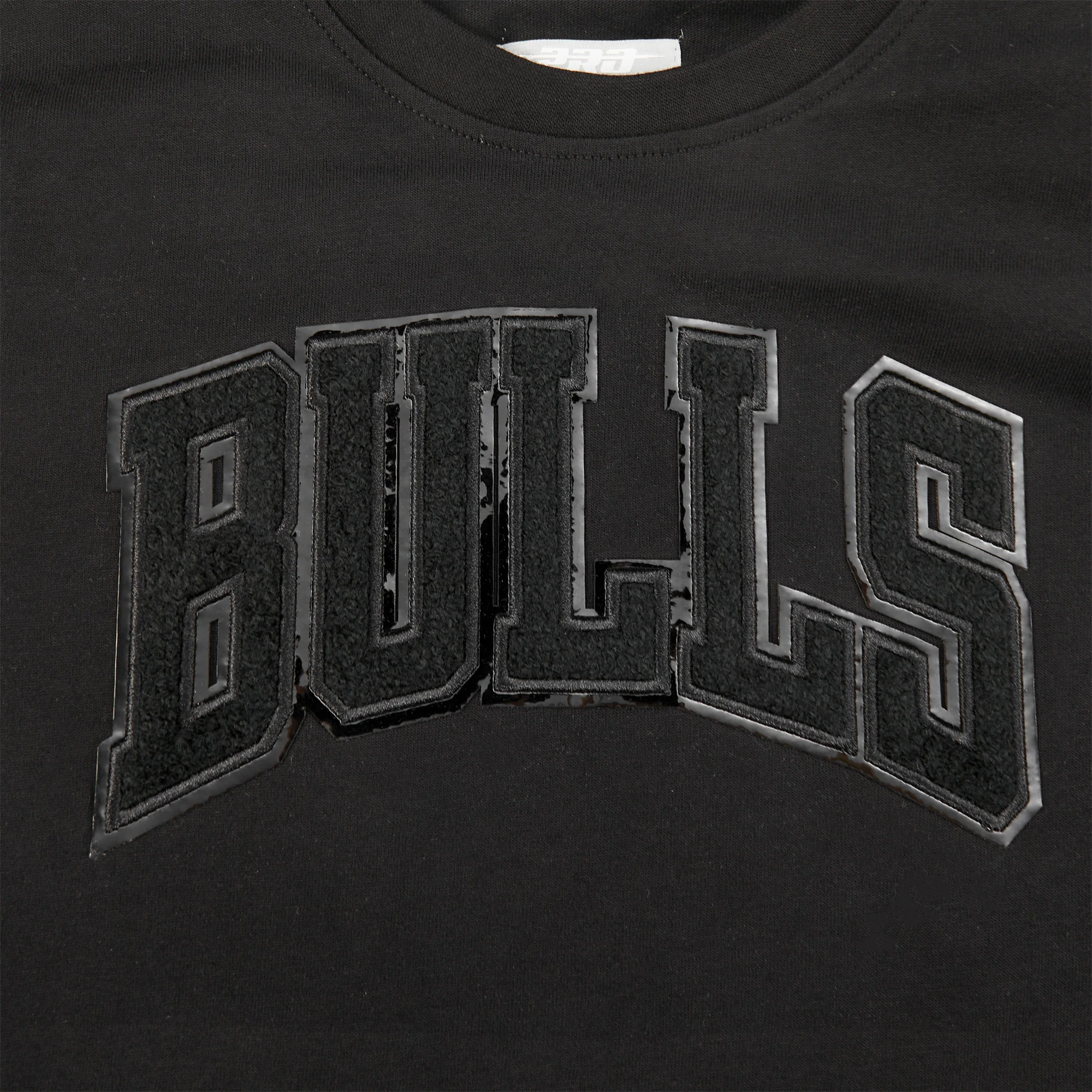 NBA CHICAGO BULLS TRIPLE BLACK LITTLE BOYS SHORT SLEEVE TEE (BLACK) - Image 5