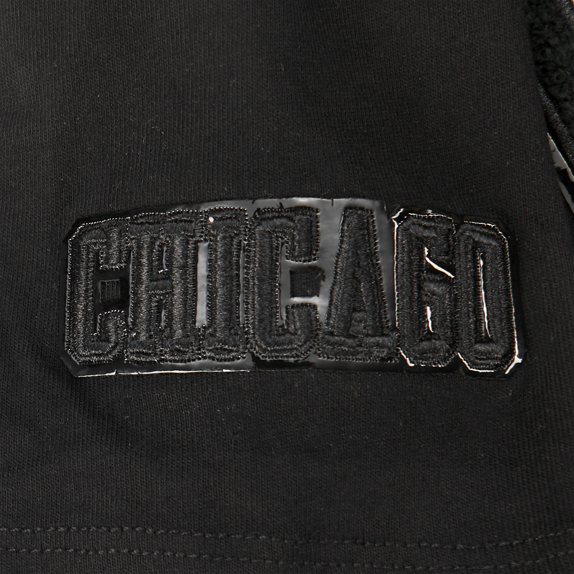 NBA CHICAGO BULLS TRIPLE BLACK LITTLE BOYS SHORT SLEEVE TEE (BLACK) - Image 6