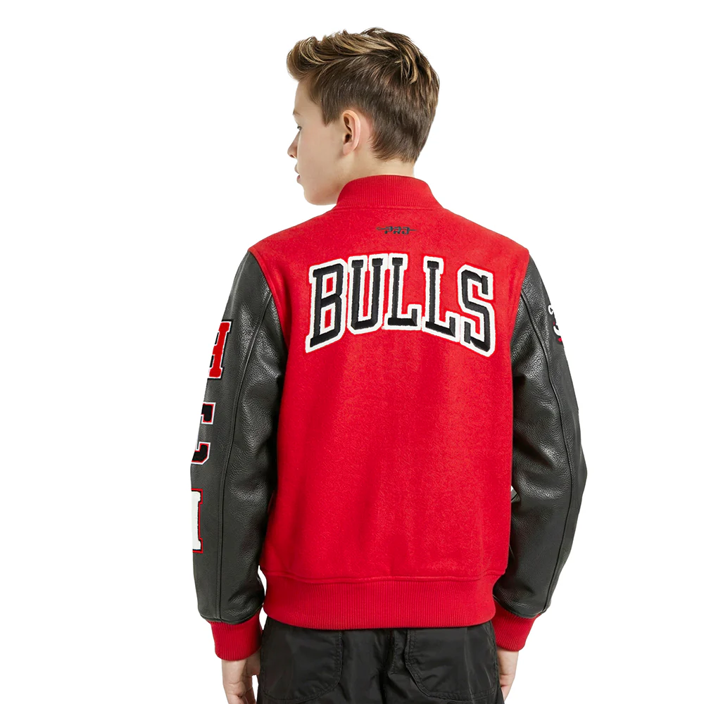 NBA CHICAGO BULLS CLASSIC LITTLE BOYS WOOL VARSITY JACKET (RED/BLACK) - Image 2