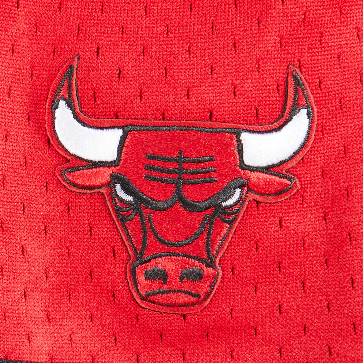 NBA CHICAGO BULLS CLASSIC TODDLER BOYS MESH BUTTON DOWN SHIRT (RED/BLACK) - Image 7