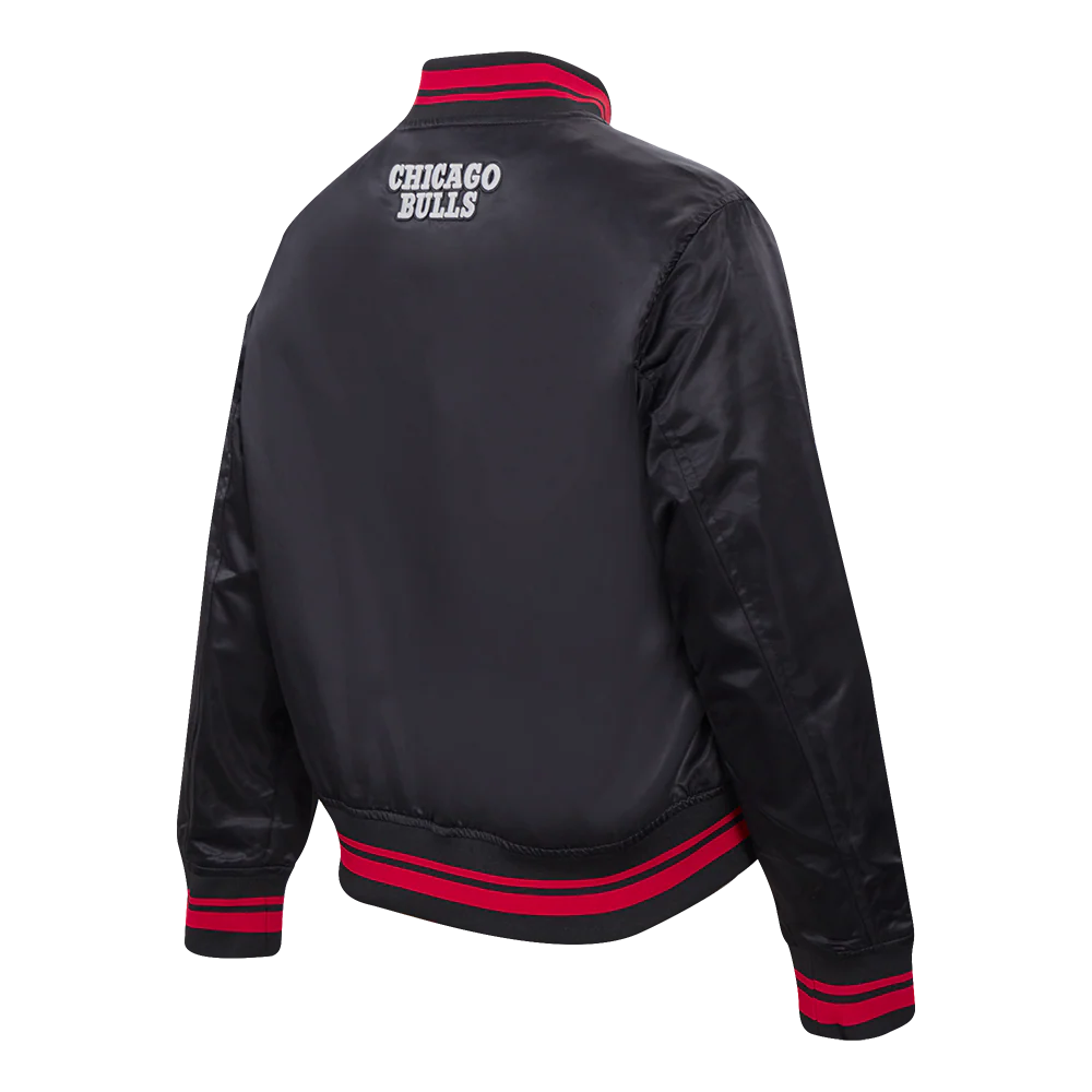 NBA CHICAGO BULLS SCRIPT TAIL WOMEN'S RIB SATIN JACKET (BLACK/RED/BLACK) - Image 3