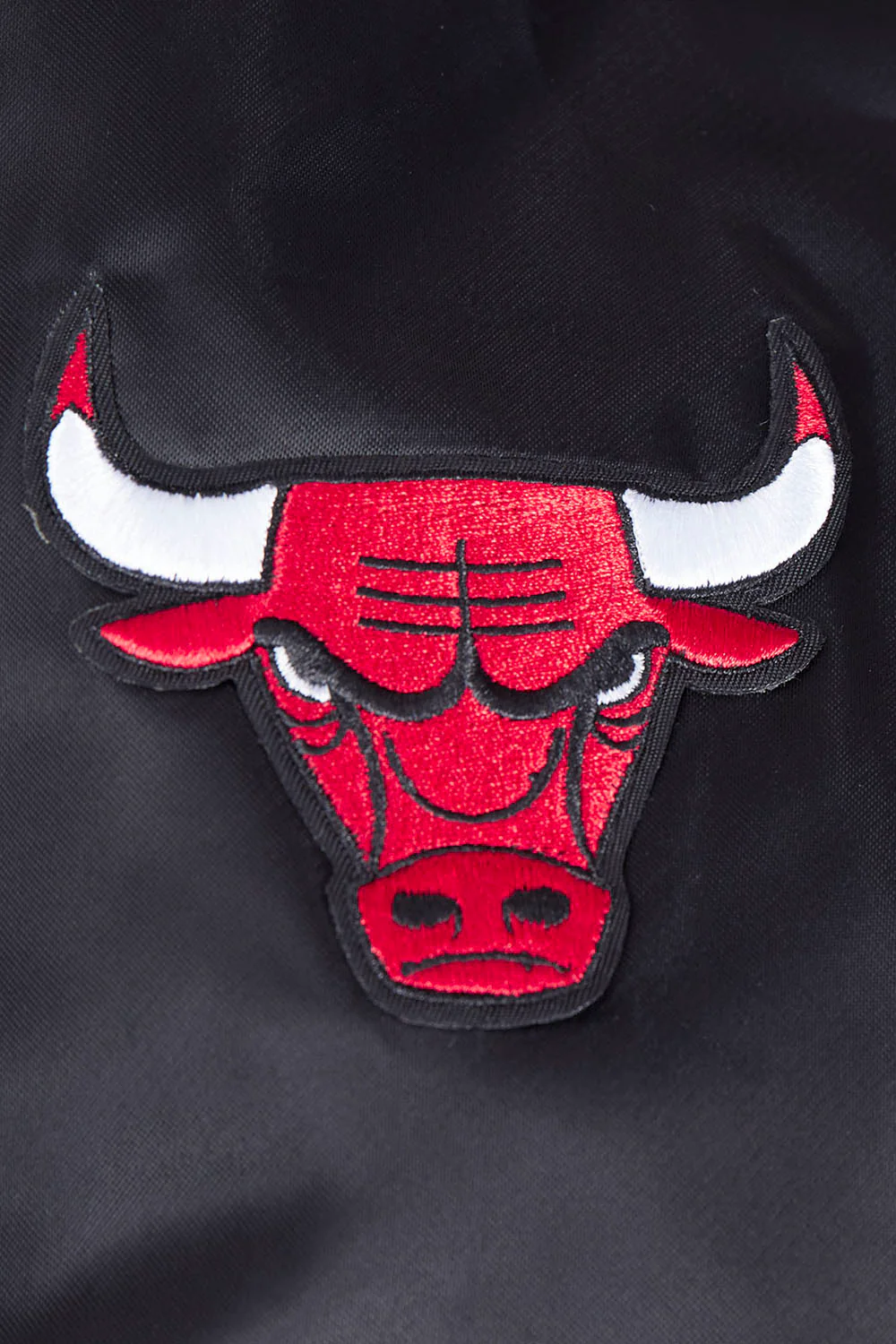NBA CHICAGO BULLS SCRIPT TAIL WOMEN'S RIB SATIN JACKET (BLACK/RED/BLACK) - Image 6