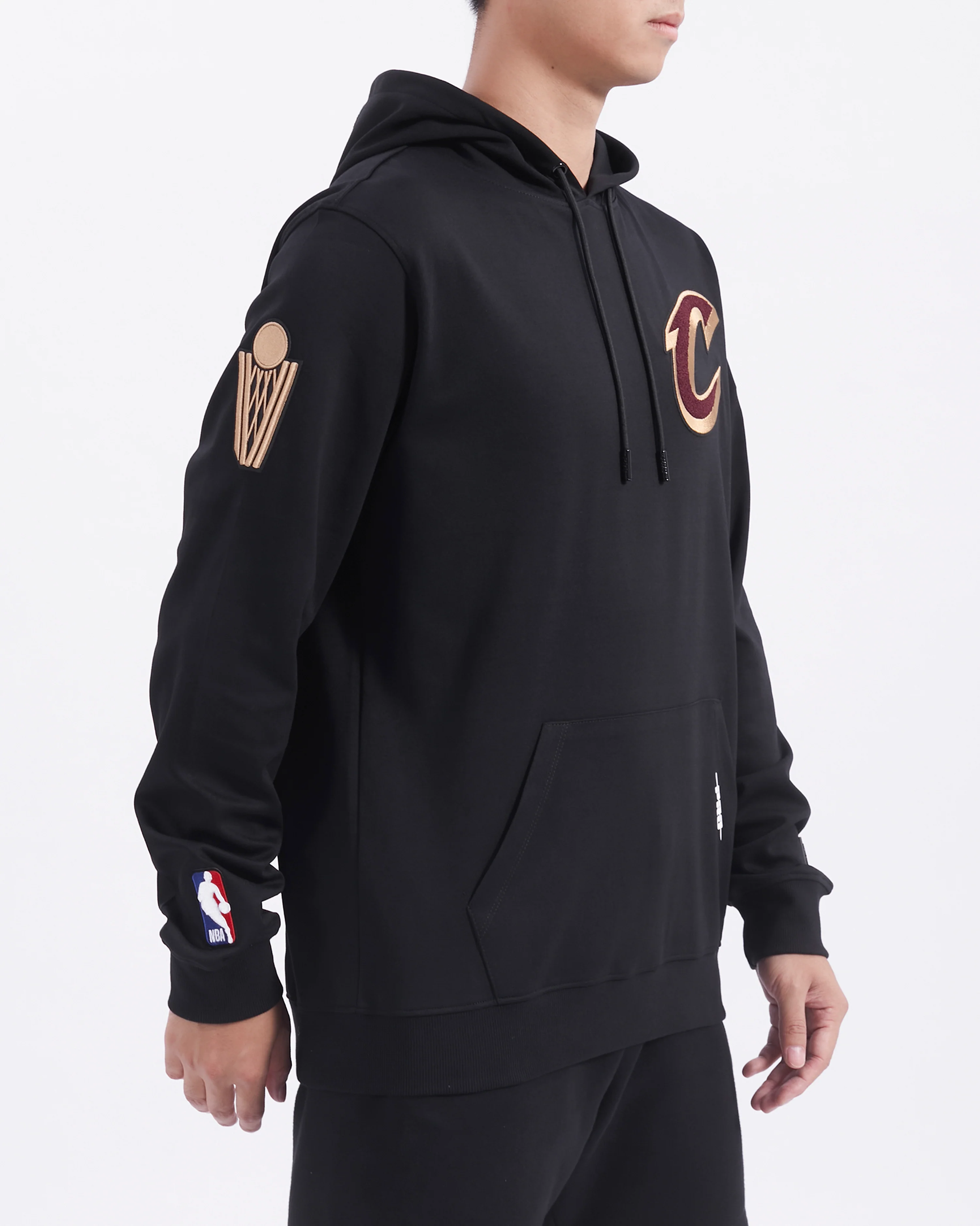 NBA CLEVELAND CAVALIERS CLASSIC CHENILLE MEN'S DOUBLE KNIT PULLOVER HOODIE (BLACK) - Image 4
