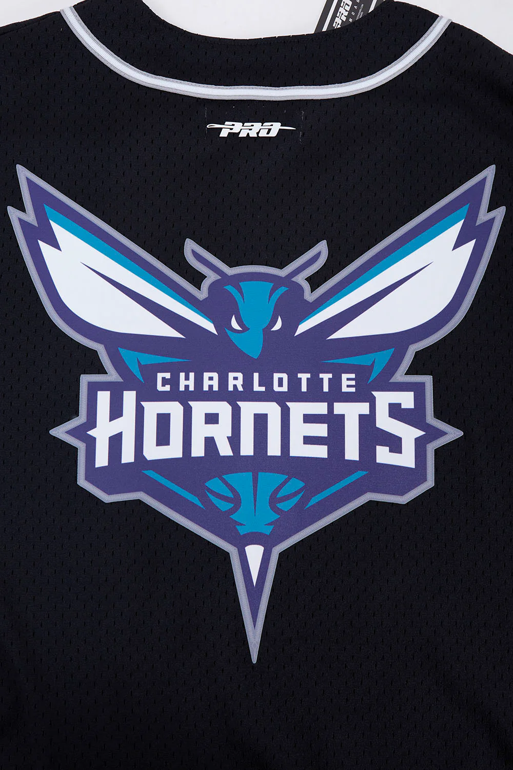 NBA CHARLOTTE HORNETS SCRIPT TAIL MEN'S MESH BUTTON DOWN SHIRT (BLACK/GRAY) - Image 8