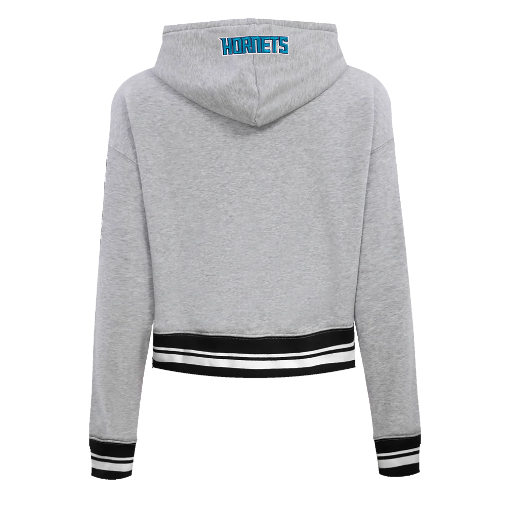 NBA CHARLOTTE HORNETS SCRIPT TAIL WOMEN'S RIB FLEECE CROPPED PULLOVER HOODIE (HEATHER GRAY/BLACK) - Image 3