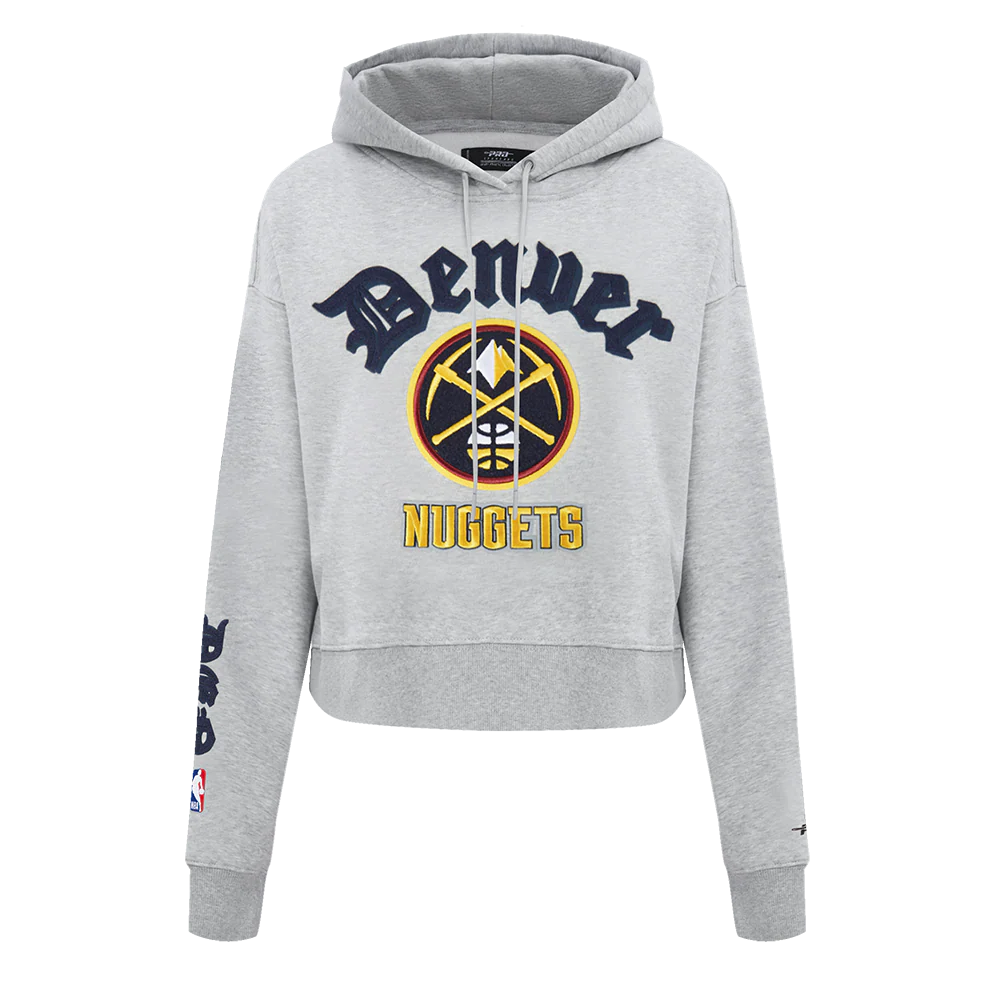 NBA DENVER NUGGETS OLD ENGLISH WOMEN'S FLC CROPPED PO HOODIE (HEATHER GREY) - Image 3