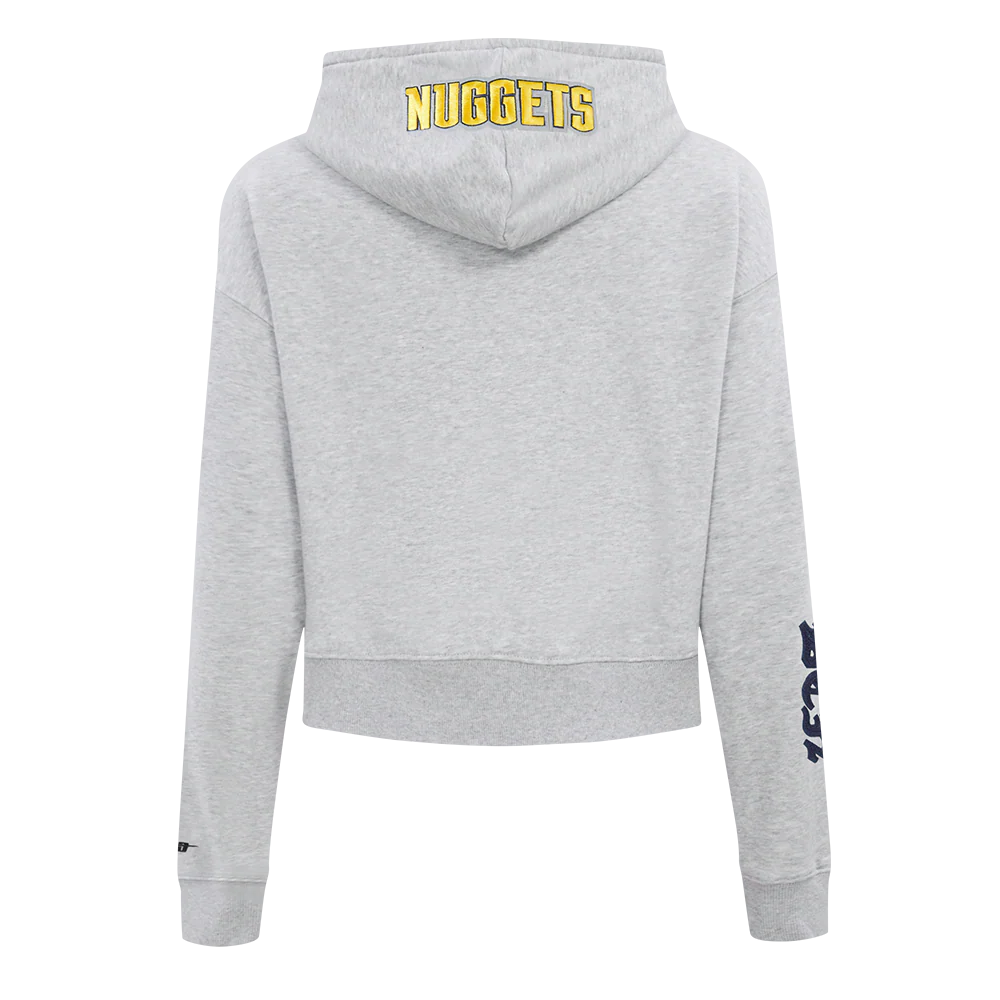 NBA DENVER NUGGETS OLD ENGLISH WOMEN'S FLC CROPPED PO HOODIE (HEATHER GREY) - Image 5