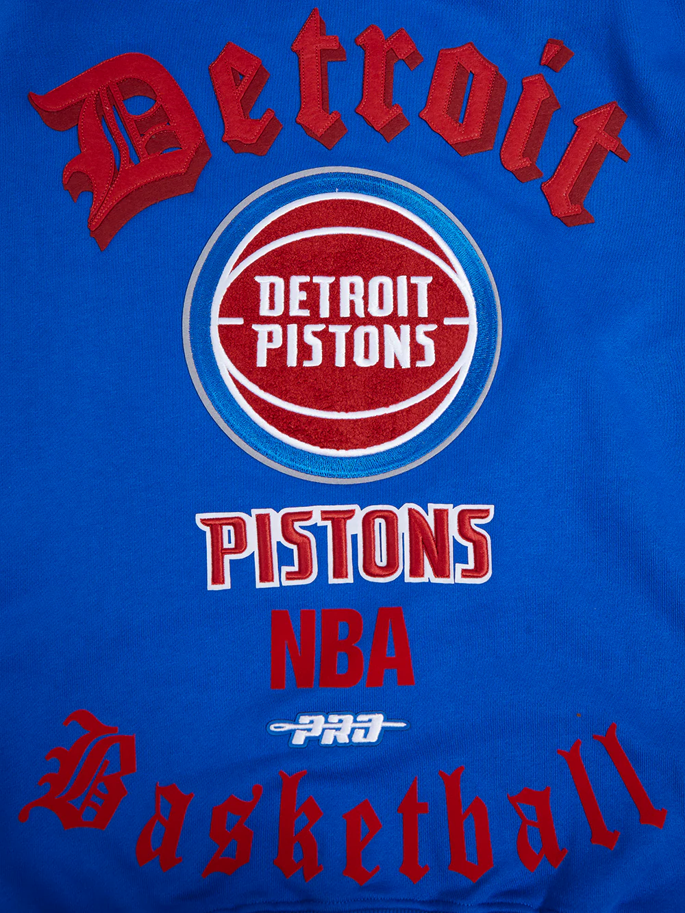 NBA DETROIT PISTONS OLD ENGLISH MEN'S CREWNECK (ROYAL BLUE) - Image 7