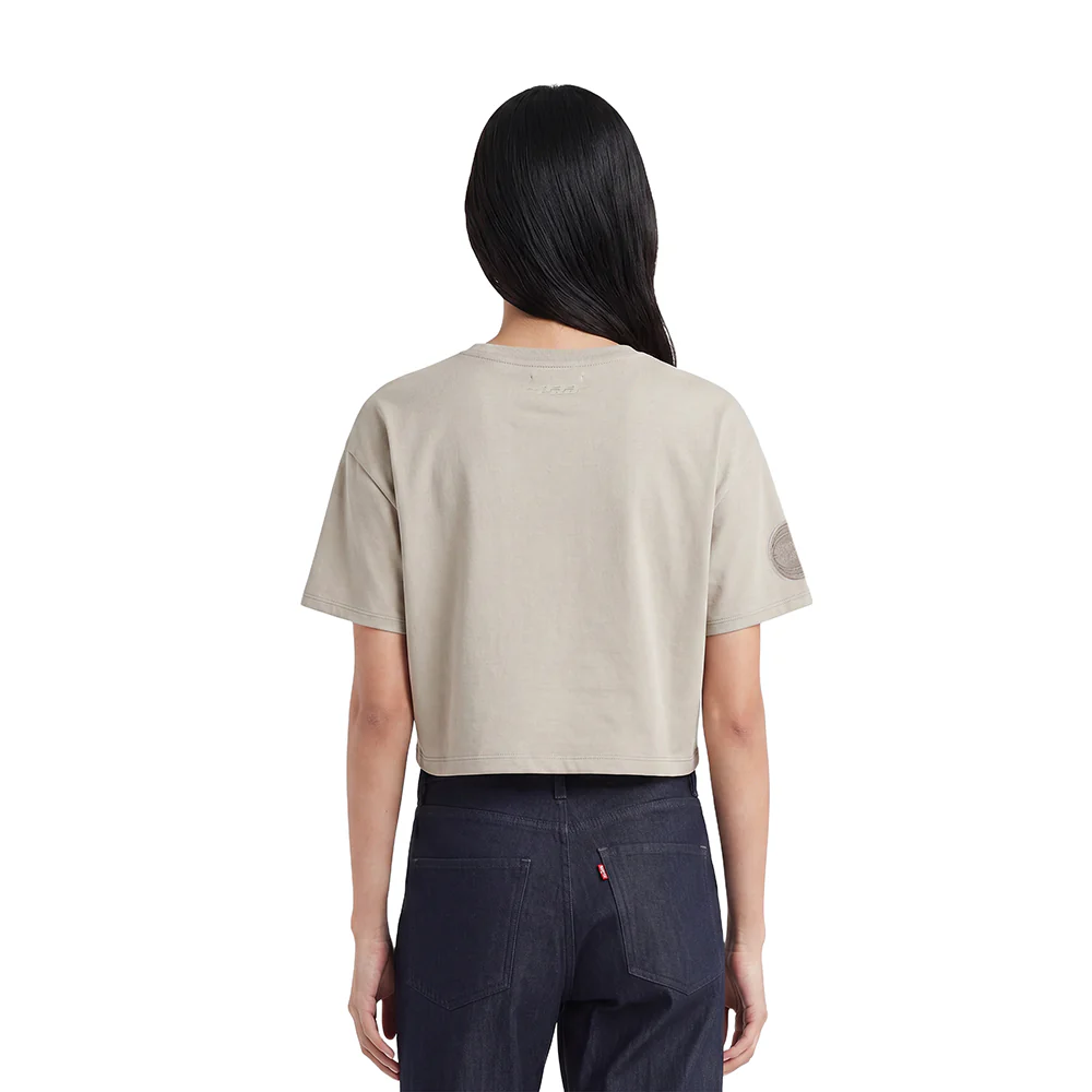 NBA DETROIT PISTONS NEUTRAL WOMEN'S BOXY TEE (TAUPE) - Image 2