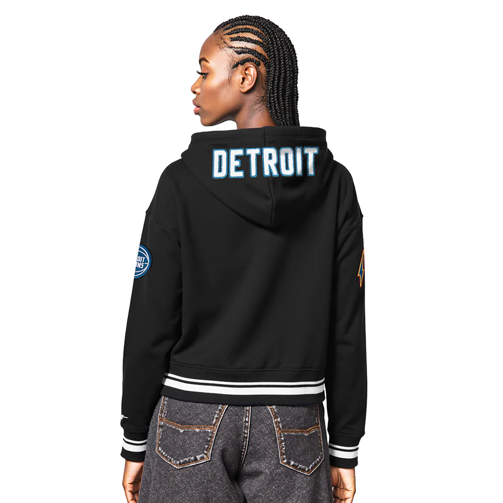 NBA DETROIT PISTONS CITY EDITION 25-26 WOMEN'S RIB FLC CROPPED PO HOODIE (BLACK) - Image 2