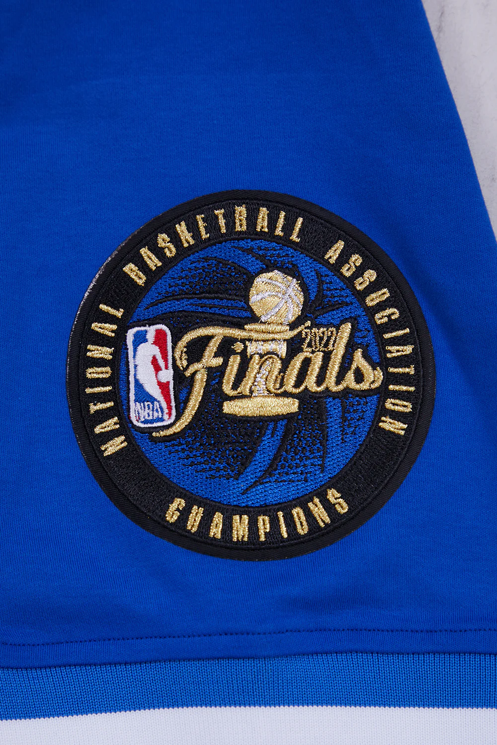 NBA GOLDEN STATE WARRIORS RETRO CLASSIC MEN'S TEE (ROYAL BLUE) - Image 7