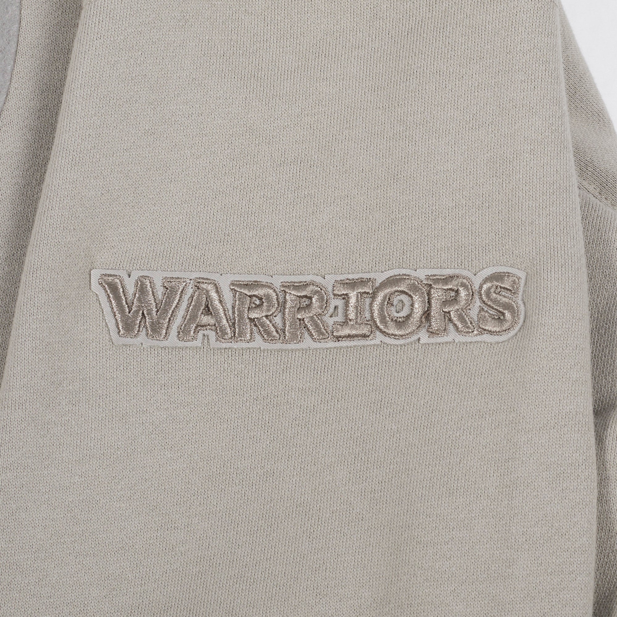 NBA GOLDEN STATE WARRIORS NEUTRAL MEN'S DROP SHOULDER FLC CREWNECK (TAUPE) - Image 11