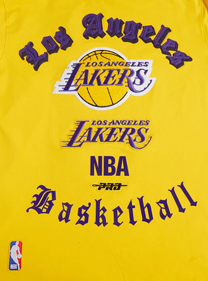 NBA LOS ANGELES LAKERS OLD ENGLISH MEN'S TEE (YELLOW) - Image 7