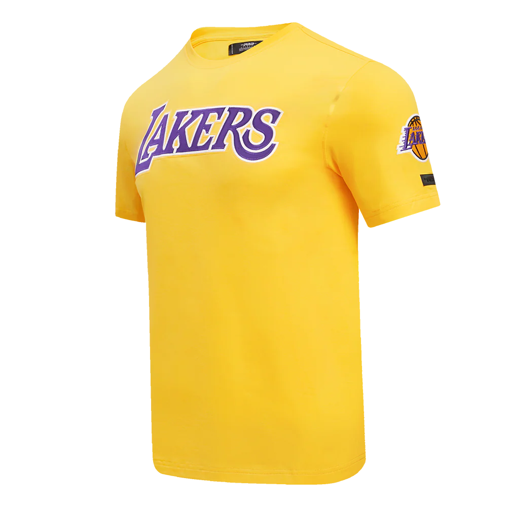 NBA LOS ANGELES LAKERS TACKLE TWILL MEN'S TEE (YELLOW) - Image 2