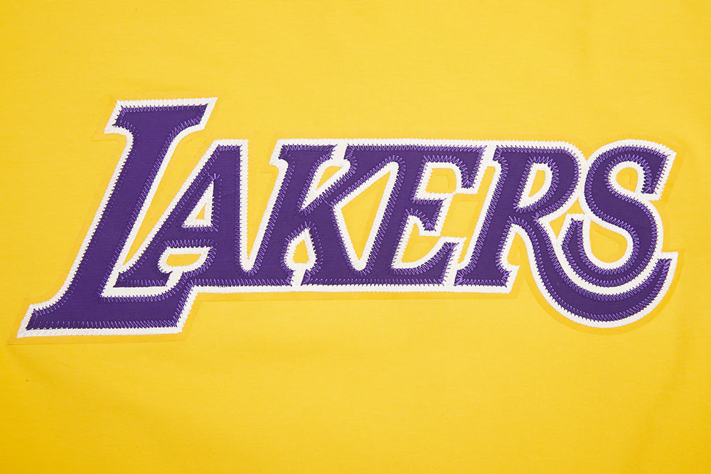 NBA LOS ANGELES LAKERS TACKLE TWILL MEN'S TEE (YELLOW) - Image 5