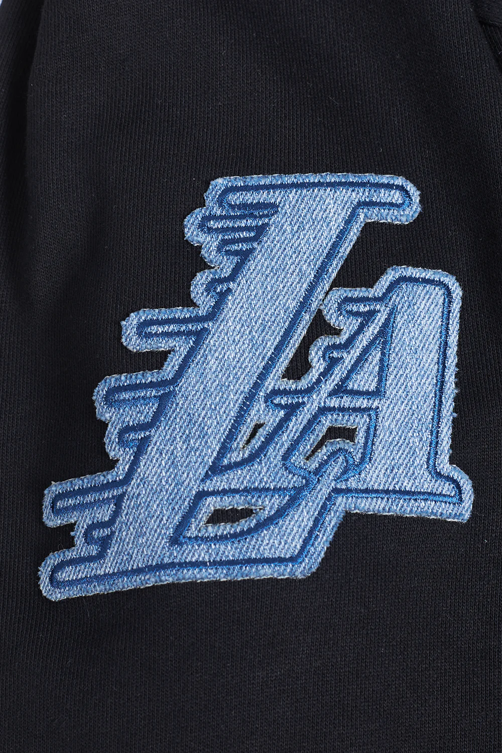NBA LOS ANGELES LAKERS VARSITY BLUES MEN'S PULLOVER HOODIE (BLACK) - Image 6