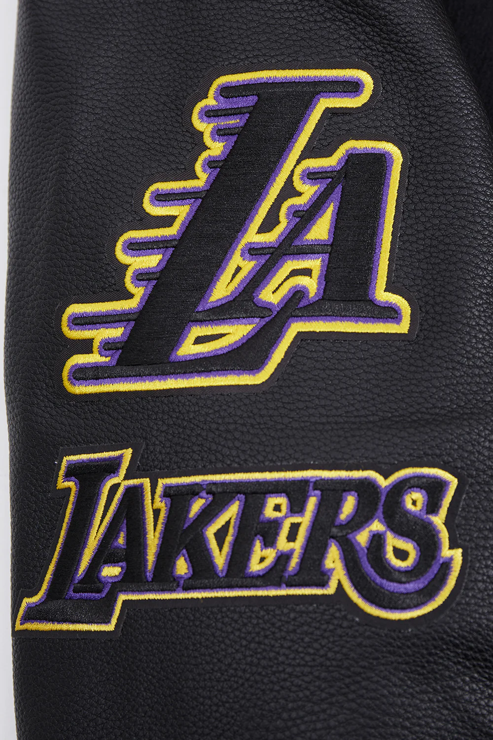 NBA LOS ANGELES LAKERS OLD ENGLISH MEN'S RIB WOOL VARSITY JACKET (BLACK/PURPLE) - Image 7