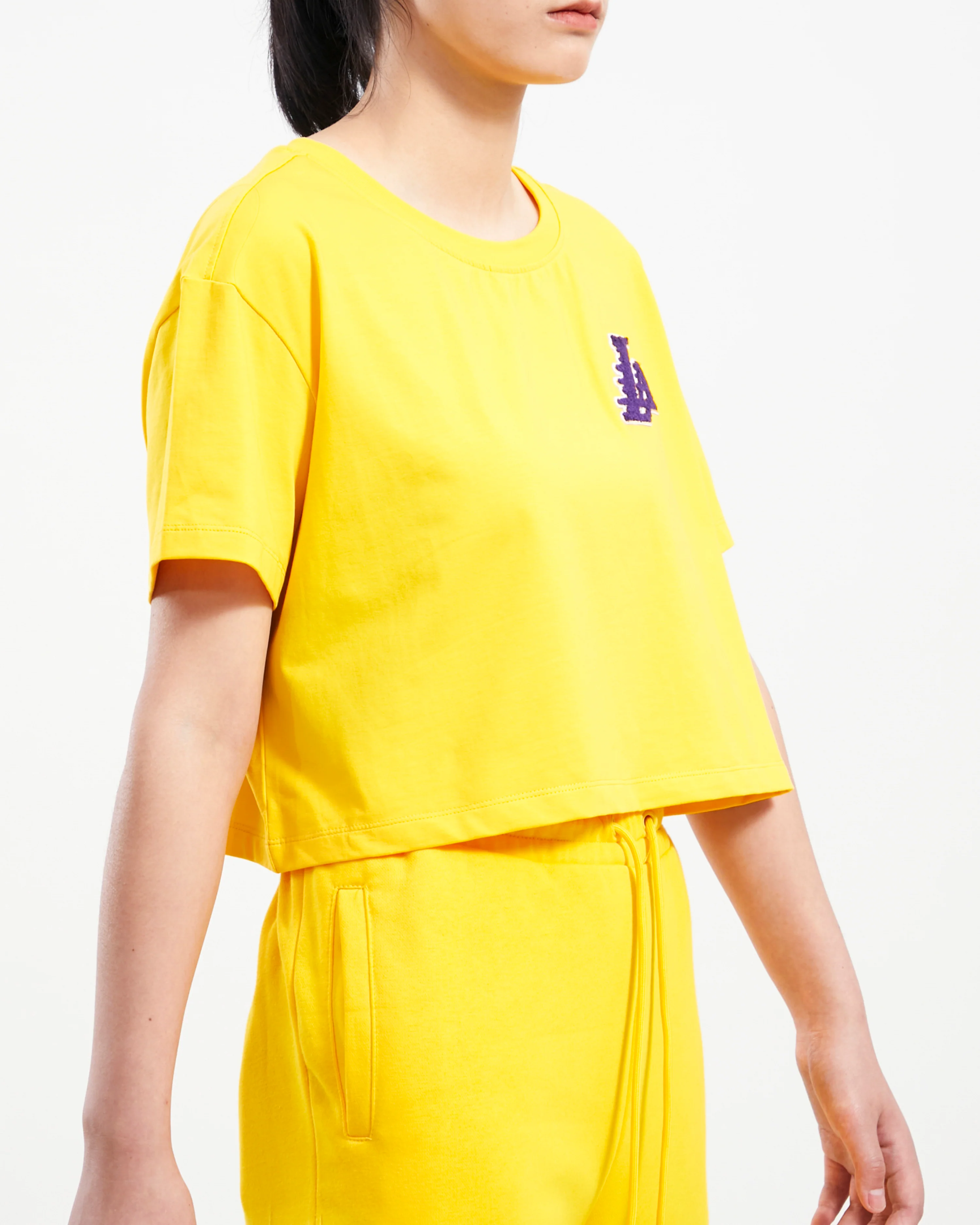 NBA LOS ANGELES LAKERS CLASSIC WOMEN'S BOXY TEE (YELLOW) - Image 10