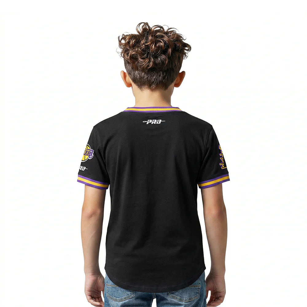 NBA LOS ANGELES LAKERS CLASSIC LITTLE BOYS SHORT SLEEVE STRIPED RIB TEE (BLACK/PURPLE) - Image 2