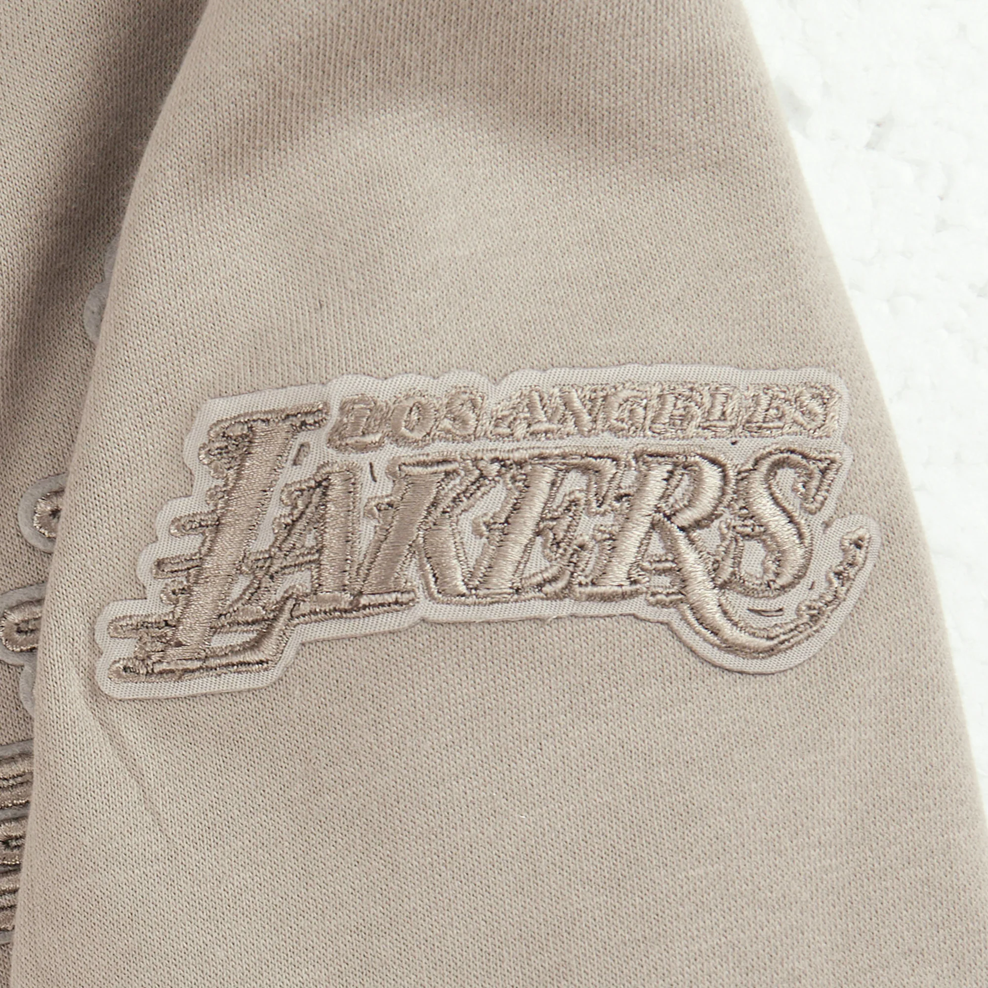 NBA LOS ANGELES LAKERS NEUTRAL LITTLE BOYS FLEECE PULLOVER HOODIE (TAUPE) - Image 7
