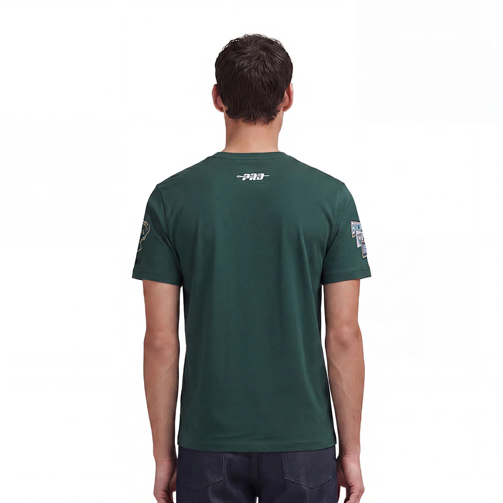 NBA MILWAUKEE BUCKS TEAM PENNATS MEN'S SJ TEE (FOREST GREEN) - Image 2