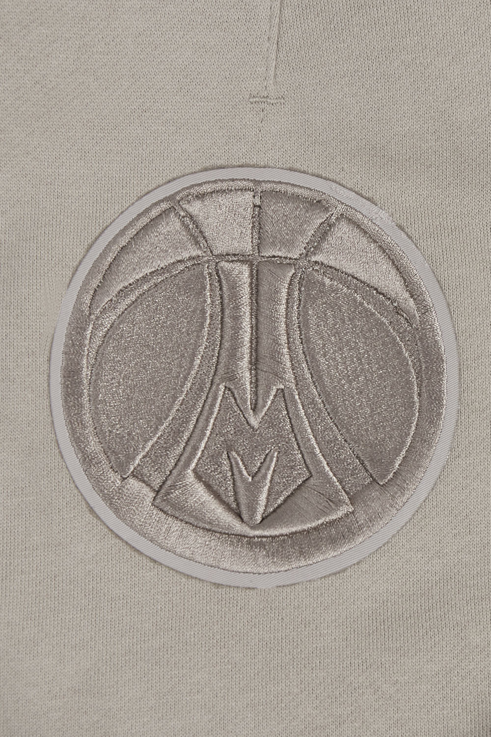 NBA MILWAUKEE BUCKS NEUTRAL MEN'S SHORT (TAUPE) - Image 8