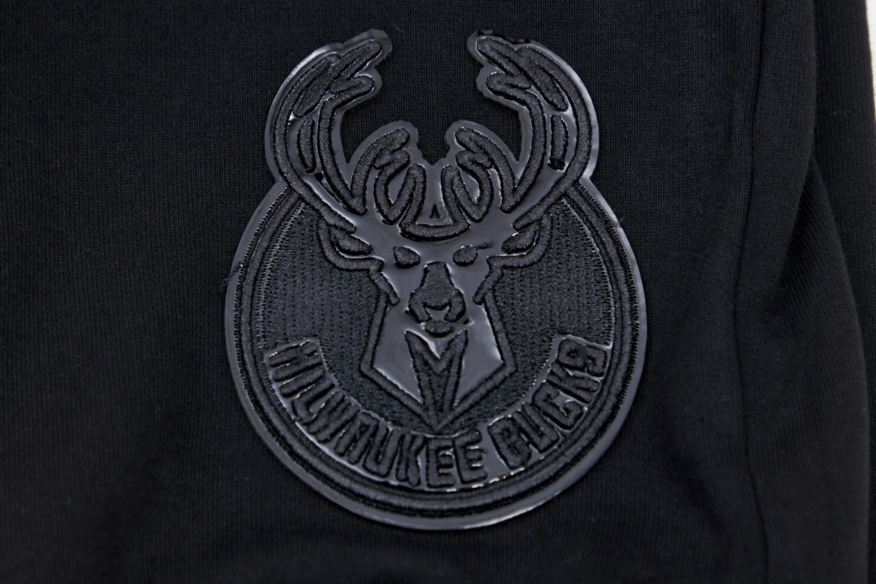 NBA MILWAUKEE BUCKS TRIPLE BLACK LOGO MEN'S JOGGER (BLACK) - Image 11