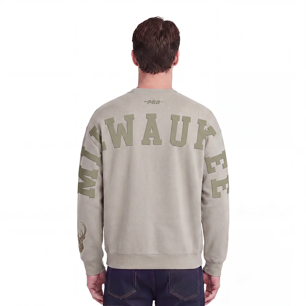 NBA MILWAUKEE BUCKS WINGSPAN MEN'S DROP SHOULDER FLEECE CREWNECK (TAUPE)