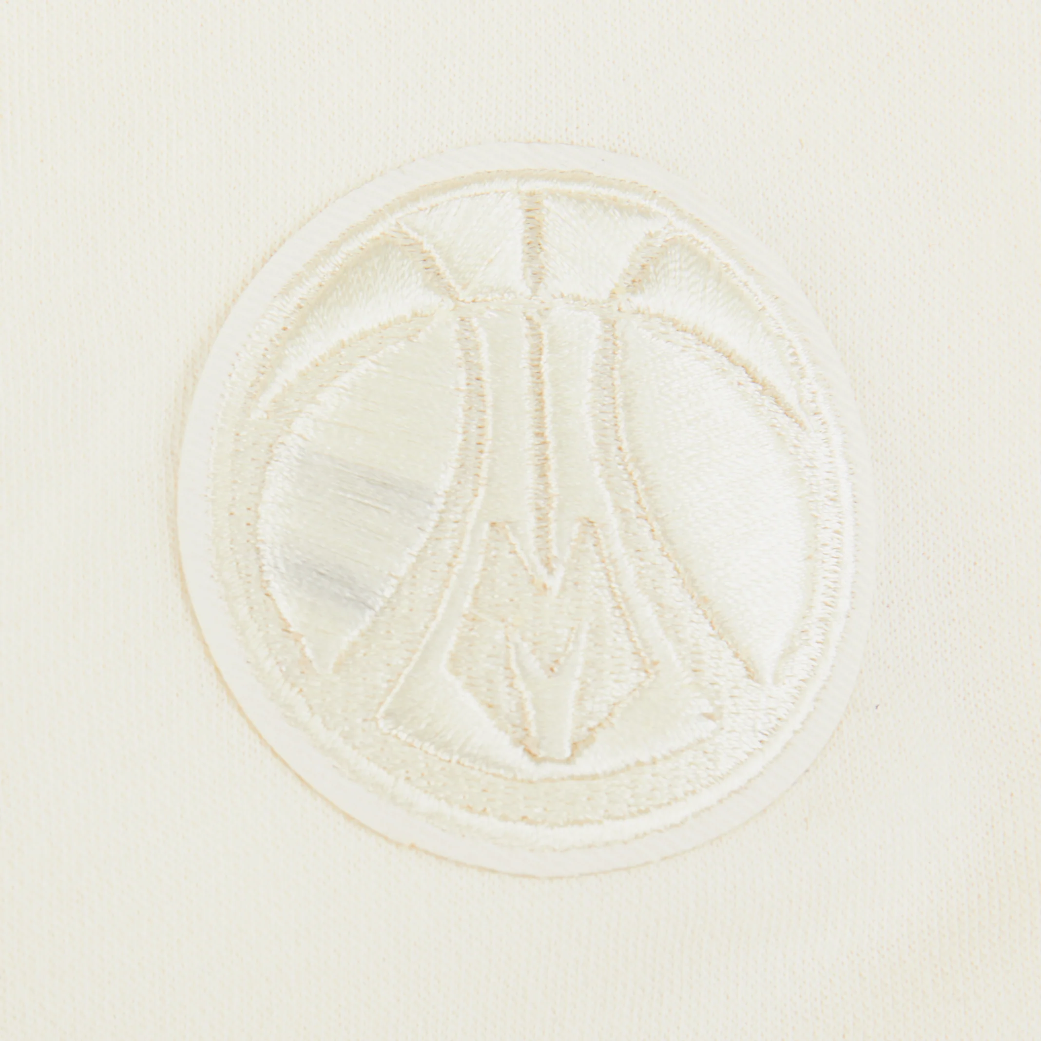 NBA MILWAUKEE BUCKS NEUTRAL BIG GIRLS  FLEECE CREWNECK (EGGSHELL) - Image 6