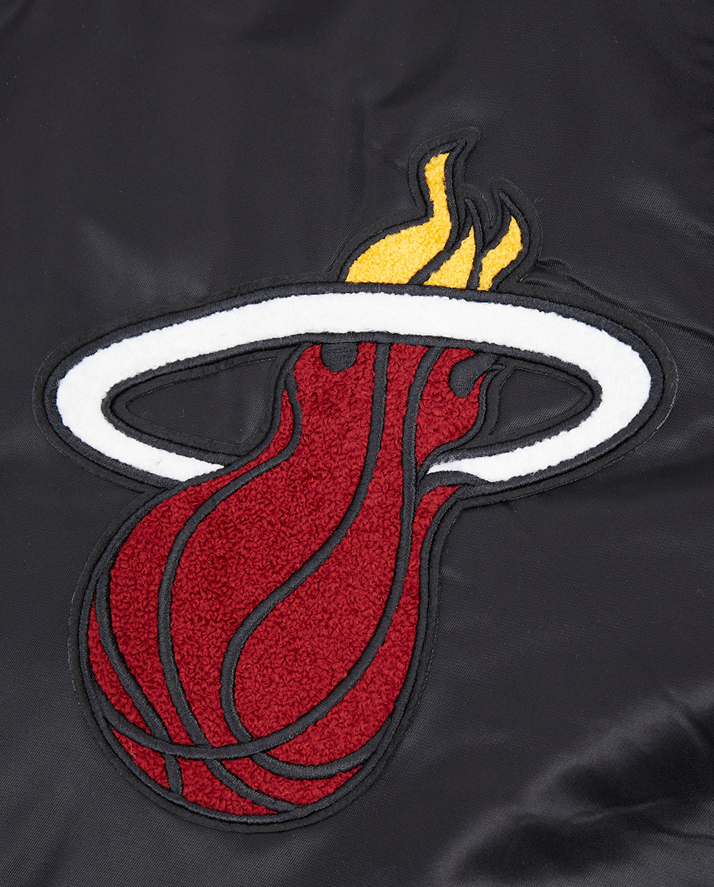 NBA MIAMI HEAT OLD ENGLISH MEN'S RIB SATIN JACKET (BLACK) - Image 15