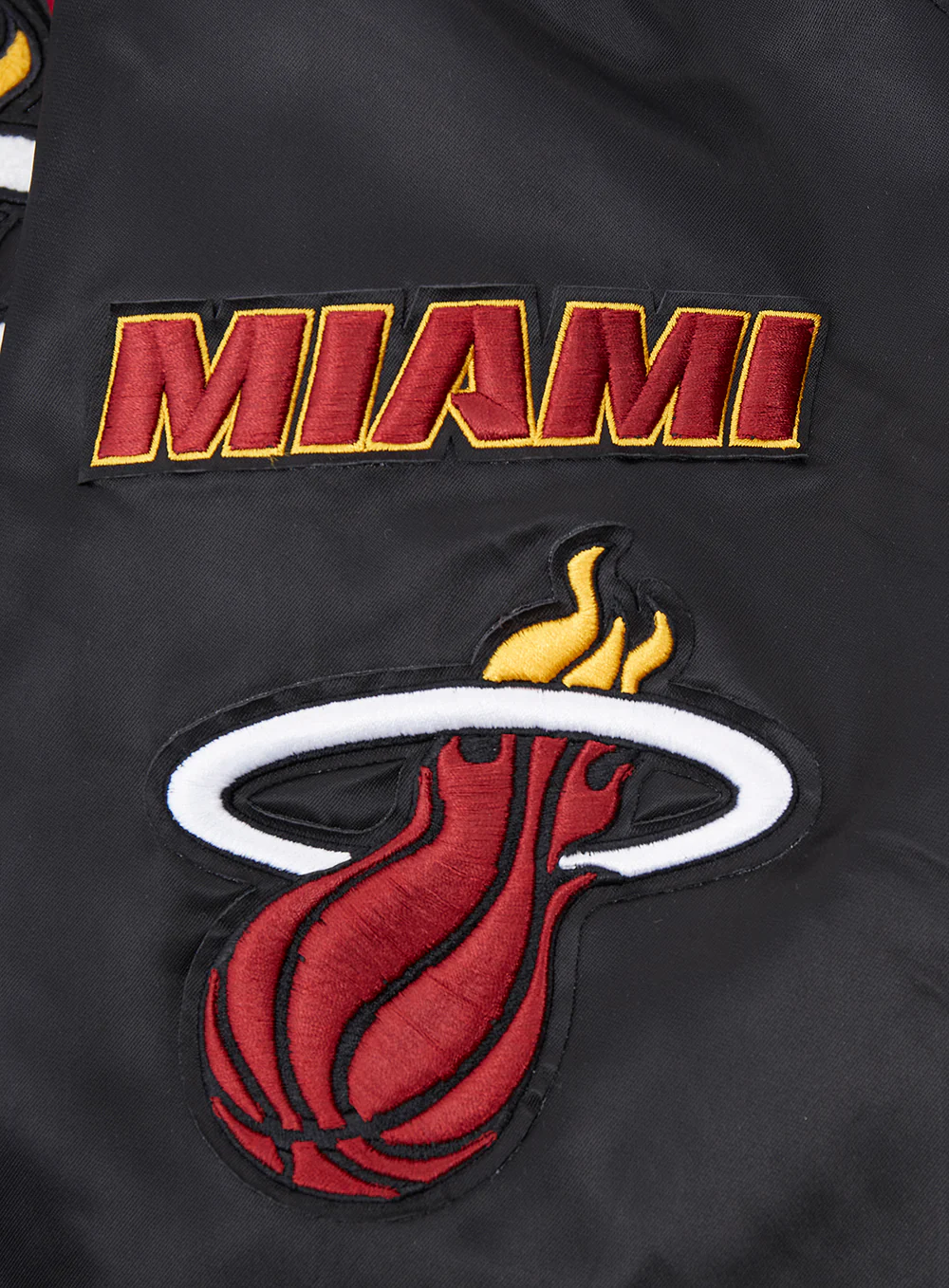 NBA MIAMI HEAT OLD ENGLISH MEN'S RIB SATIN JACKET (BLACK) - Image 9