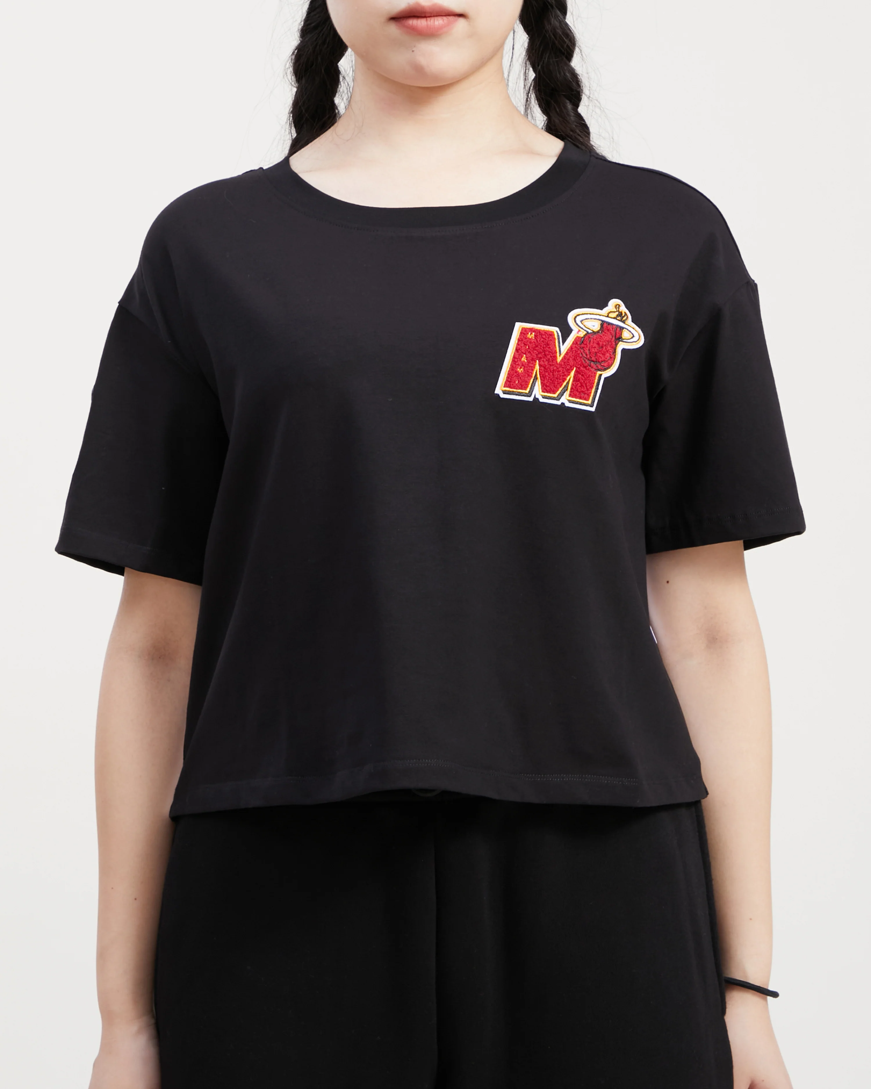NBA MIAMI HEAT MASHUP WOMEN'S BOXY TEE (BLACK)