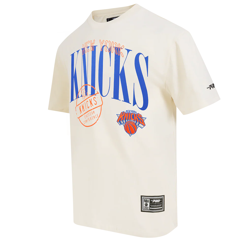 NBA NEW YORK KNICKS  STAMPED MEN'S S/S TEE (EGGSHELL) - Image 4