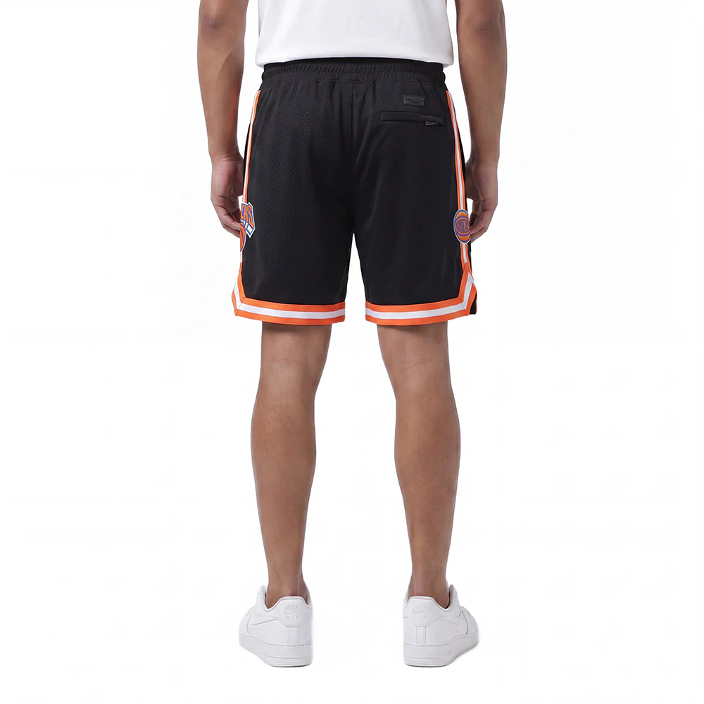 NBA NEW YORK KNICKS CLASSIC CHENILLE MEN'S SHORT (BLACK) - Image 2