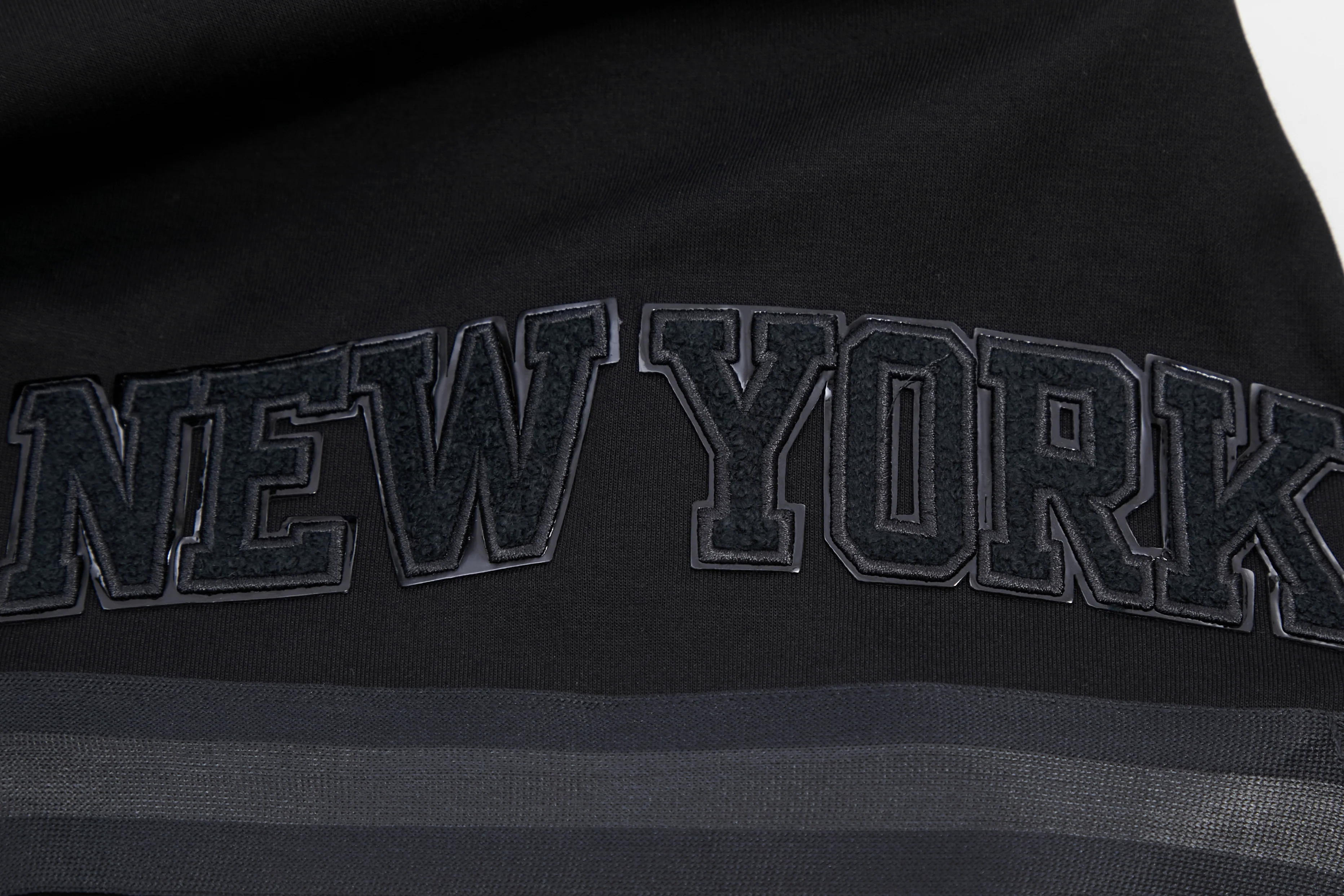 NBA NEW YORK KNICKS TRIPLE BLACK PRO TEAM MEN'S SHORT (BLACK) - Image 11