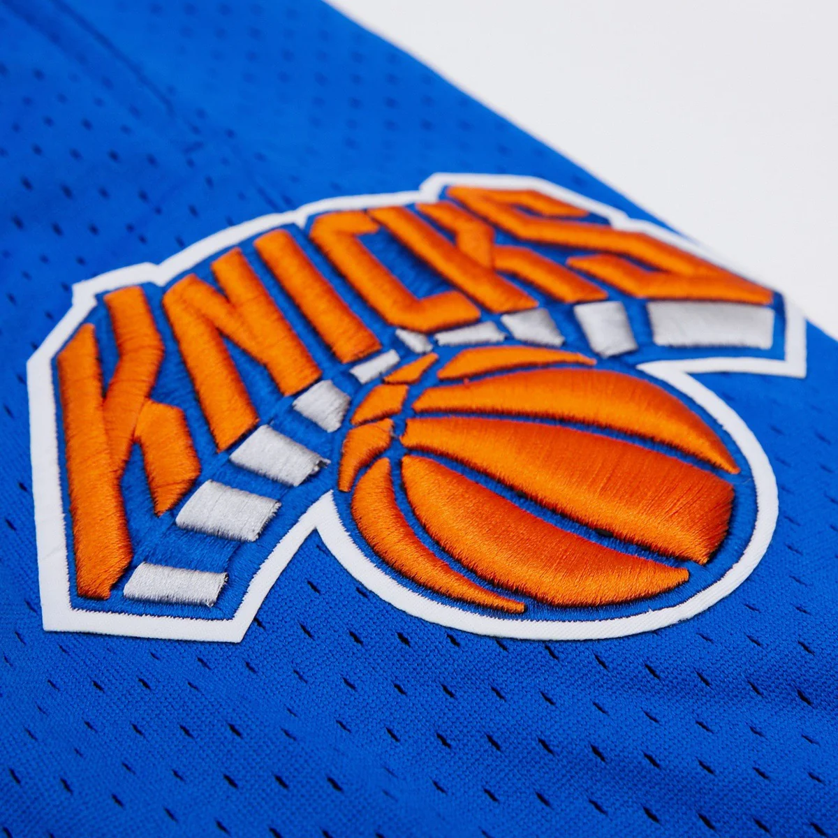 NBA NEW YORK KNICKS LOGO MEN'S MESH SHORT (ROYAL BLUE) - Image 7