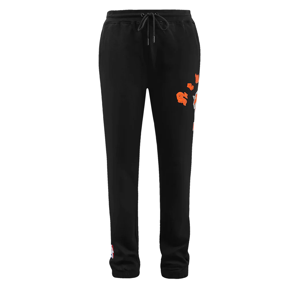 NBA NEW YORK KNICKS OLD ENGLISH MEN'S SWEATPANT (BLACK) - Image 2