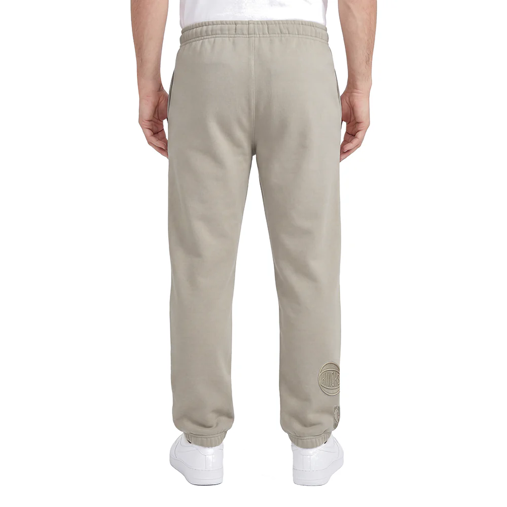 NBA NEW YORK KNICKS NEUTRAL FLEECE SWEATPANT (TAUPE) - Image 2