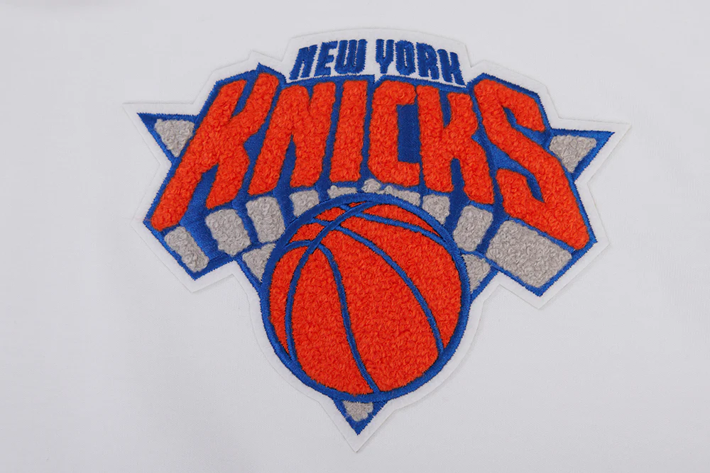 NBA NEW YORK KNICKS CLASSIC CHENILLE MEN'S PULLOVER HOODIE (WHITE) - Image 5