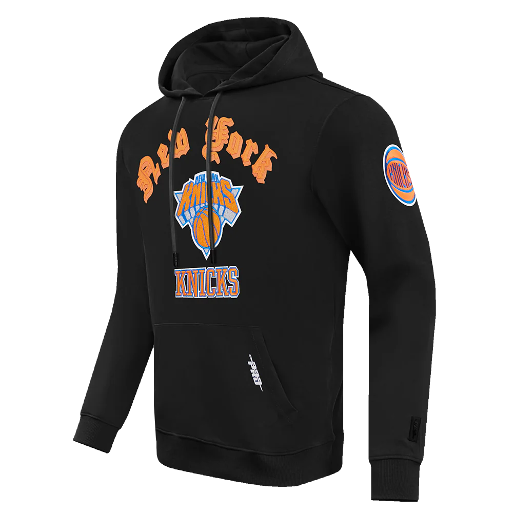 NBA NEW YORK KNICKS OLD ENGLISH MEN'S PULLOVER HOODIE (BLACK) - Image 4
