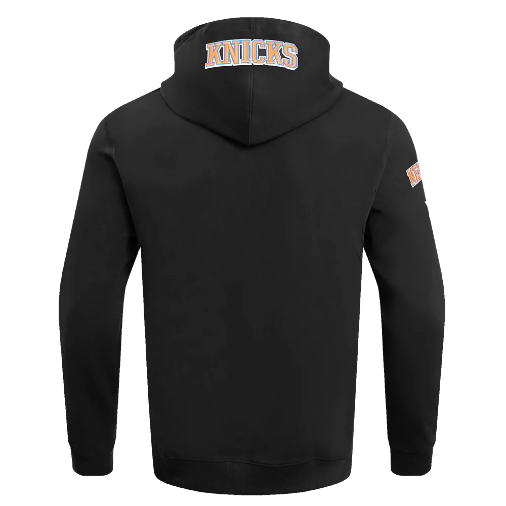 NBA NEW YORK KNICKS OLD ENGLISH MEN'S PULLOVER HOODIE (BLACK) - Image 6