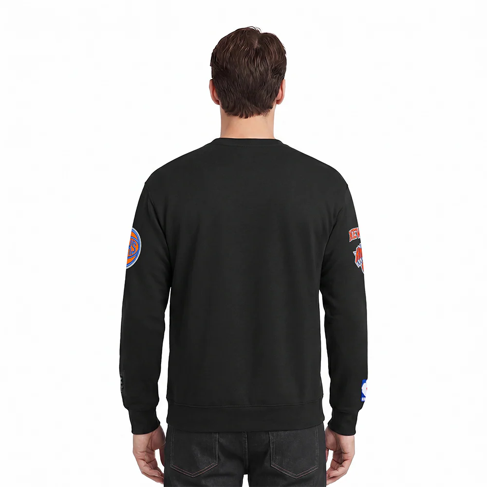 NBA NEW YORK KNICKS OLD ENGLISH MEN'S CREWNECK (BLACK) - Image 2