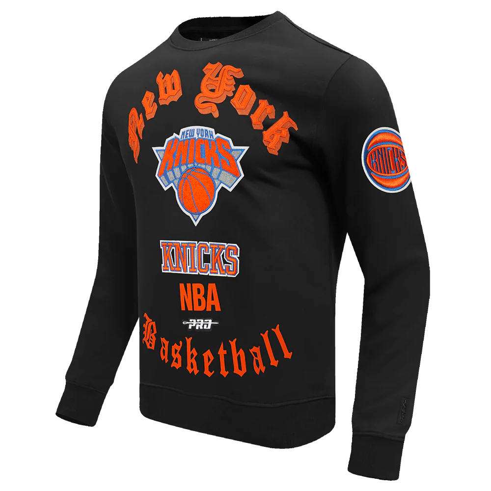 NBA NEW YORK KNICKS OLD ENGLISH MEN'S CREWNECK (BLACK) - Image 4