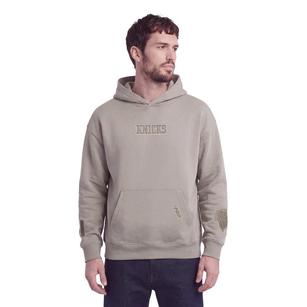 NBA NEW YORK KNICKS WINGSPAN MEN'S DROP SHOULDER FLEECE PULLOVER HOODIE (TAUPE) - Image 2