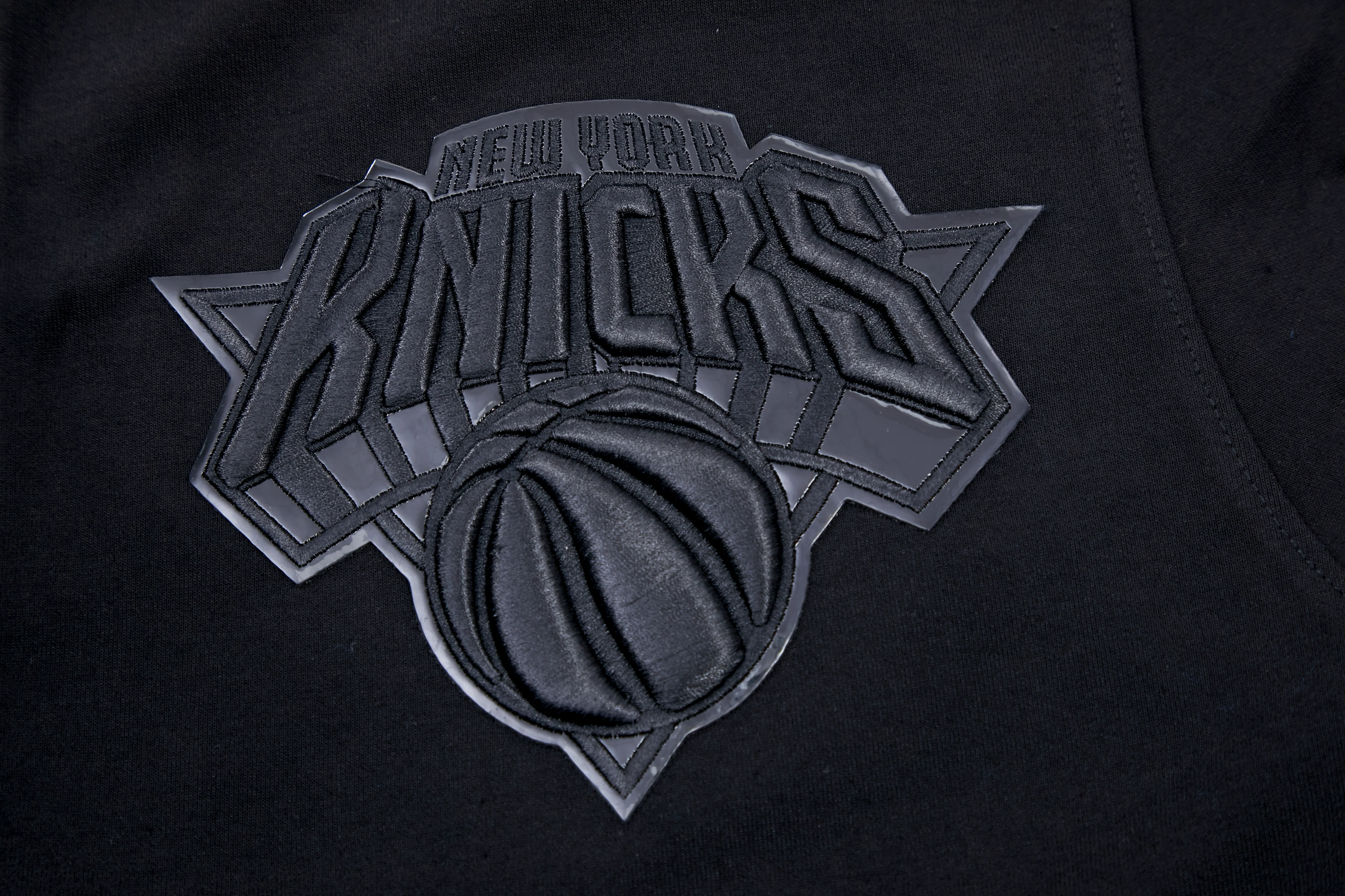 NBA NEW YORK KNICKS TRIPLE BLACK MEN'S FULL ZIP PULLOVER HOODIE (BLACK) - Image 9
