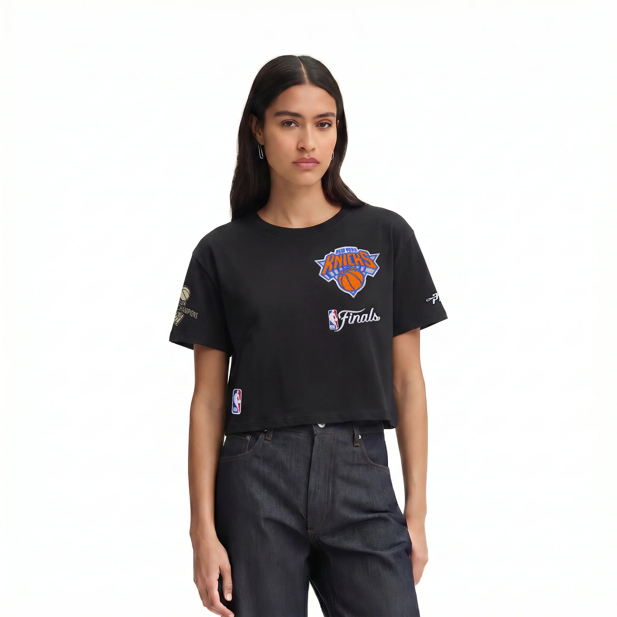 NEW YORK KNICKS 2026 NBA CHAMPIONSHIP WOMEN'S S/S BOXY TEE (BLACK)