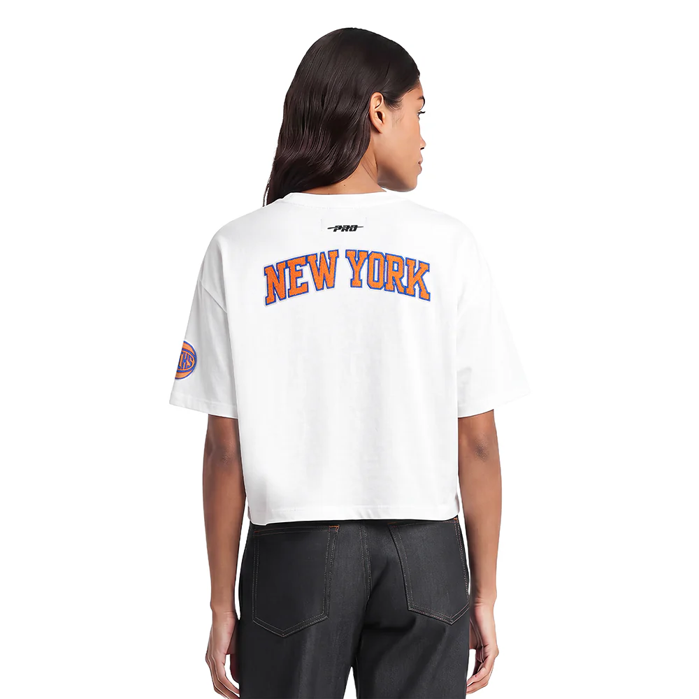 NBA NEW YORK KNICKS CLASSIC WOMEN'S BOXY TEE (WHITE) - Image 2