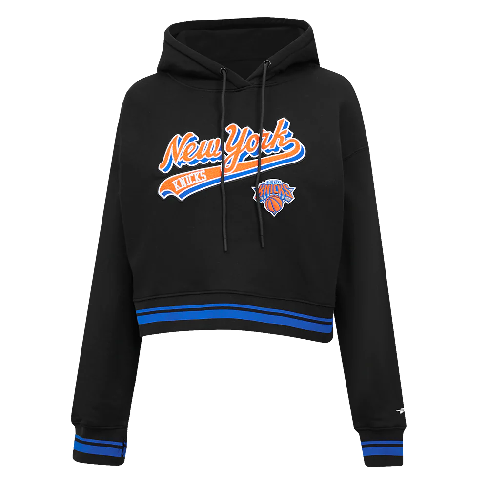NBA NEW YORK KNICKS SCRIPT TAIL WOMEN'S RIB FLEECE CROPPED PULLOVER HOODIE (BLACK/ROYAL BLUE/BLACK)